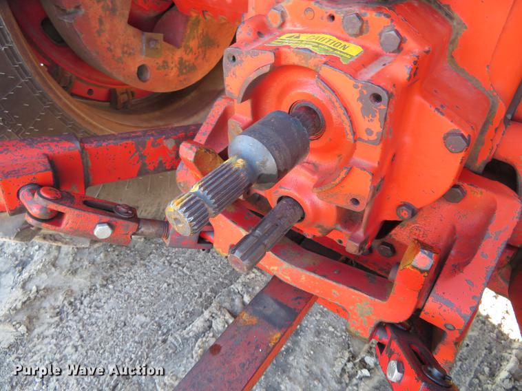 image for item DE6528 1979 International 1086 tractor