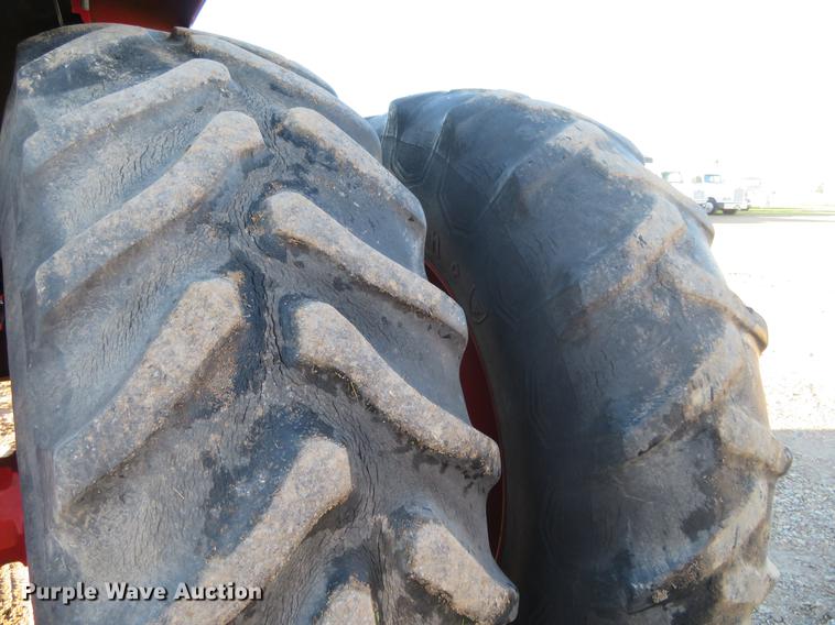 image for item DE6528 1979 International 1086 tractor