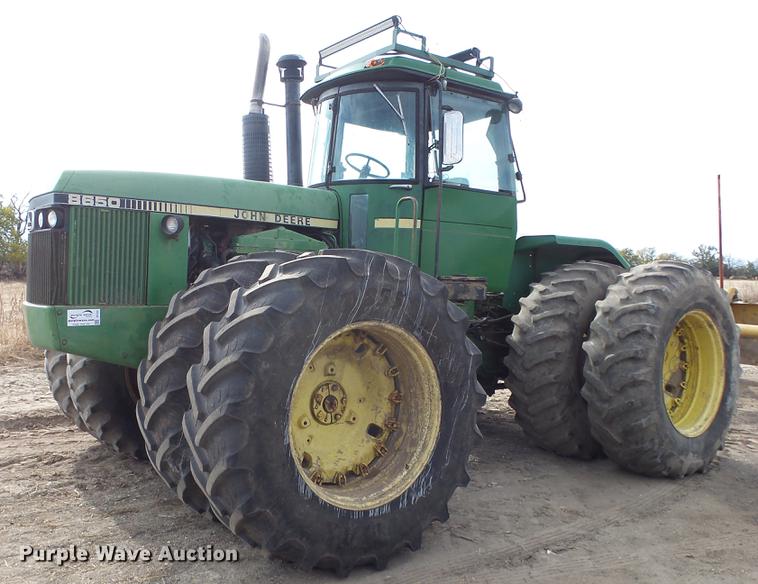 image for item DE7327 1982 John Deere 8650 4WD tractor