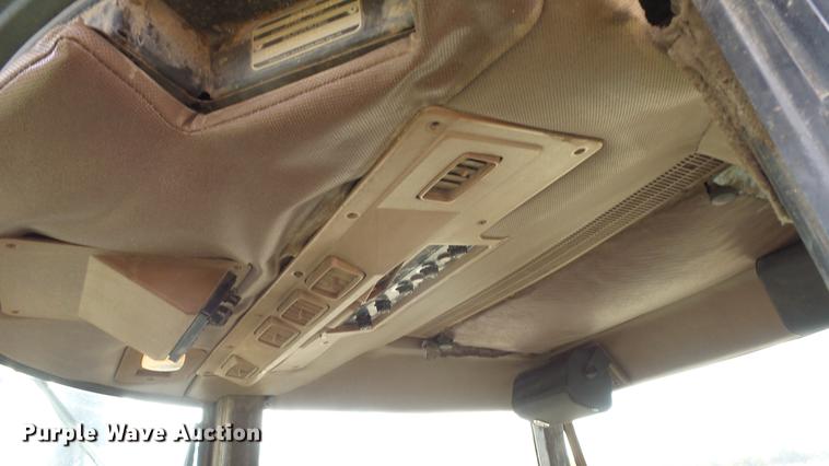 image for item DE7327 1982 John Deere 8650 4WD tractor