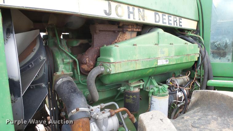 image for item DE7327 1982 John Deere 8650 4WD tractor