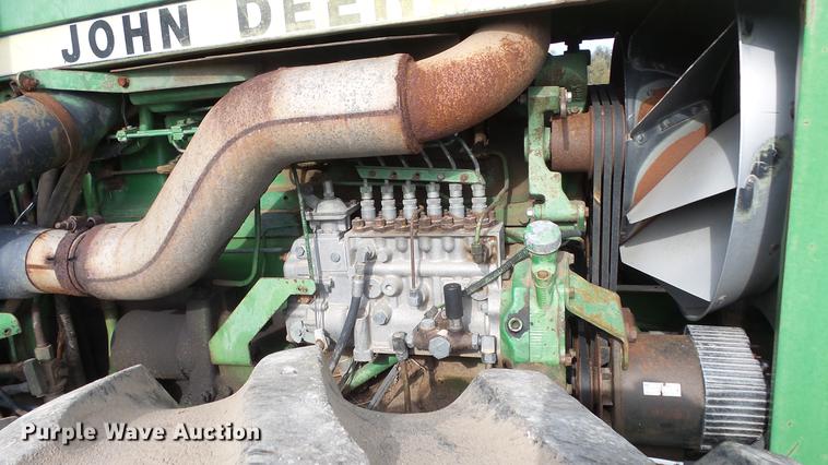 image for item DE7327 1982 John Deere 8650 4WD tractor