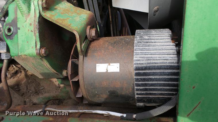 image for item DE7327 1982 John Deere 8650 4WD tractor