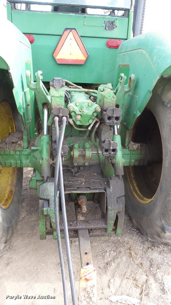 image for item DE7327 1982 John Deere 8650 4WD tractor
