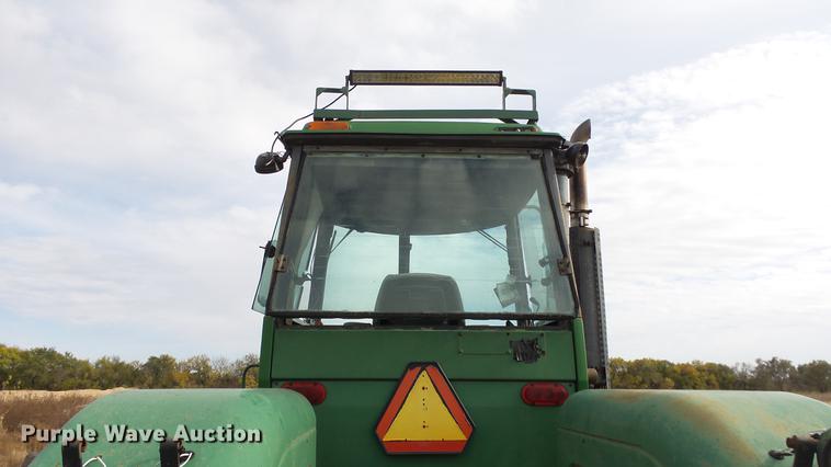 image for item DE7327 1982 John Deere 8650 4WD tractor