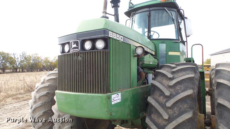 image for item DE7327 1982 John Deere 8650 4WD tractor