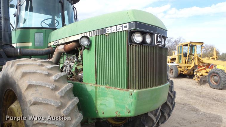 image for item DE7327 1982 John Deere 8650 4WD tractor