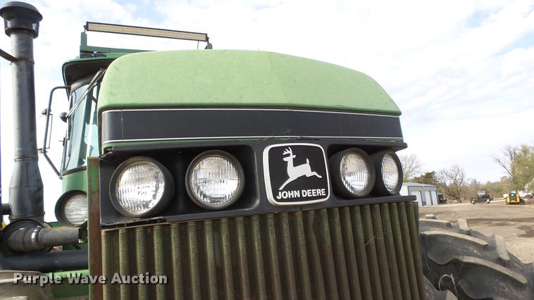 image for item DE7327 1982 John Deere 8650 4WD tractor