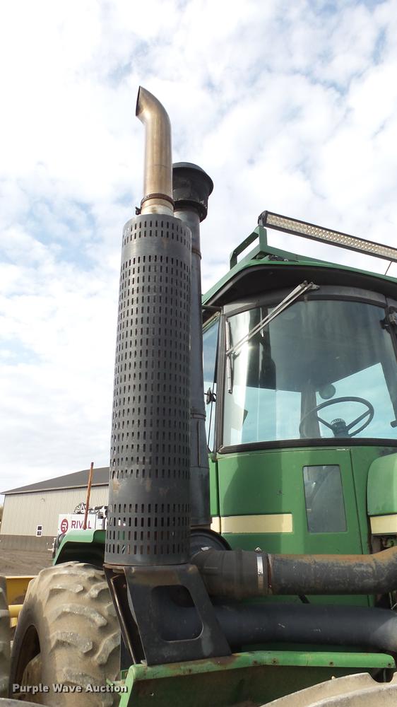 image for item DE7327 1982 John Deere 8650 4WD tractor