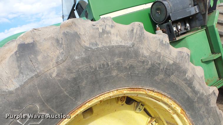 image for item DE7327 1982 John Deere 8650 4WD tractor