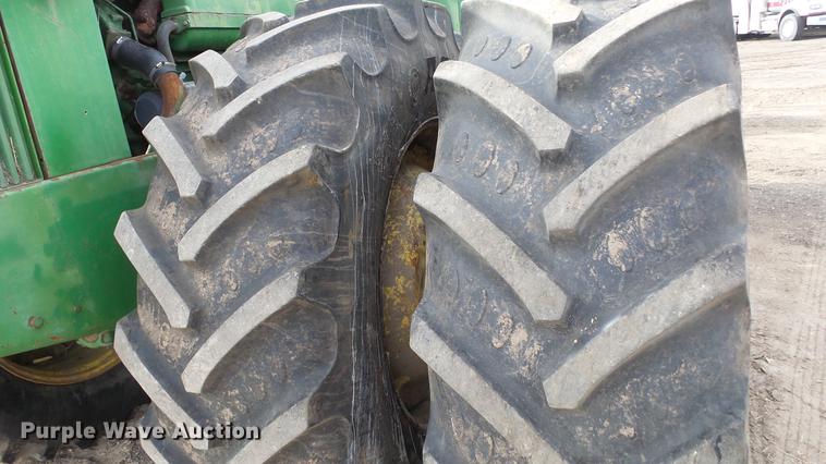 image for item DE7327 1982 John Deere 8650 4WD tractor