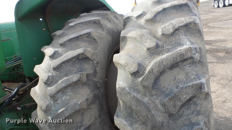 image for item DE7327 1982 John Deere 8650 4WD tractor