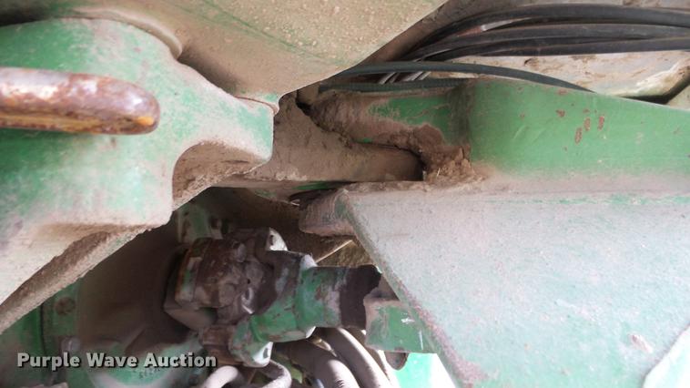 image for item DE7327 1982 John Deere 8650 4WD tractor