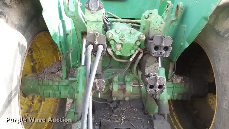 image for item DE7327 1982 John Deere 8650 4WD tractor