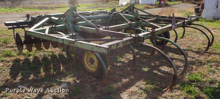 image for item DF1516 John Deere 1710 chisel