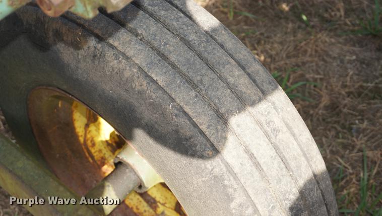 image for item DF1516 John Deere 1710 chisel