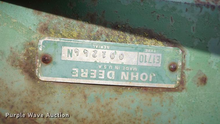 image for item DF1516 John Deere 1710 chisel