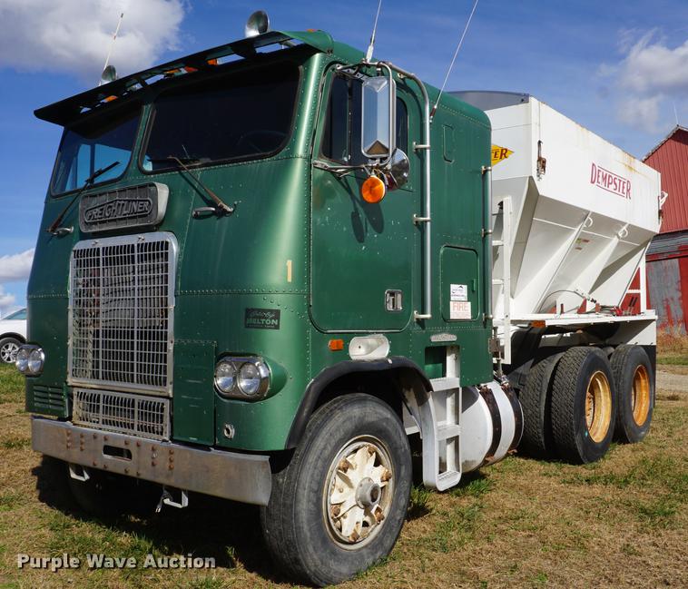 image for item DF1523 1984 Freightliner fertilizer tender truck