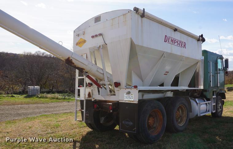 image for item DF1523 1984 Freightliner fertilizer tender truck