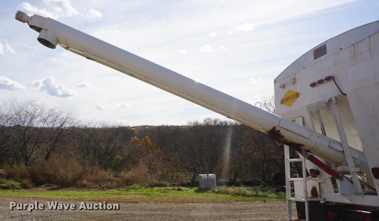 image for item DF1523 1984 Freightliner fertilizer tender truck