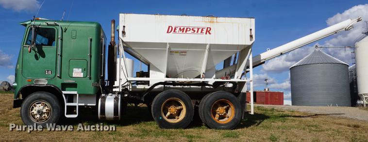 image for item DF1523 1984 Freightliner fertilizer tender truck