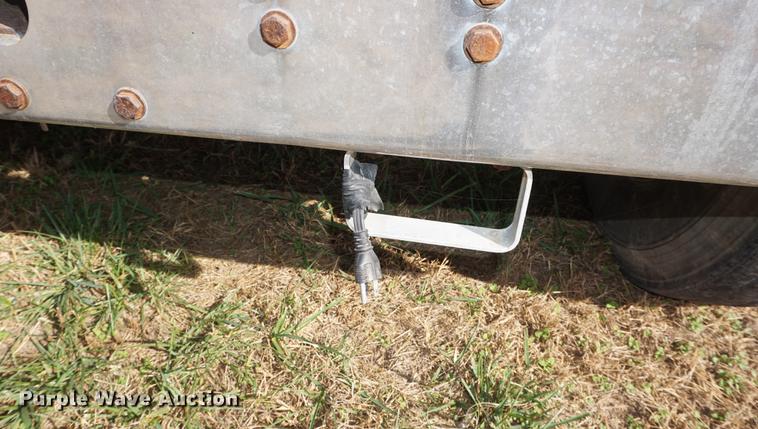 image for item DF1523 1984 Freightliner fertilizer tender truck