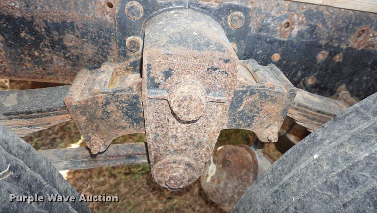 image for item DF1523 1984 Freightliner fertilizer tender truck