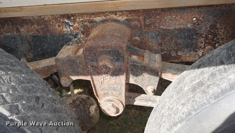 image for item DF1523 1984 Freightliner fertilizer tender truck