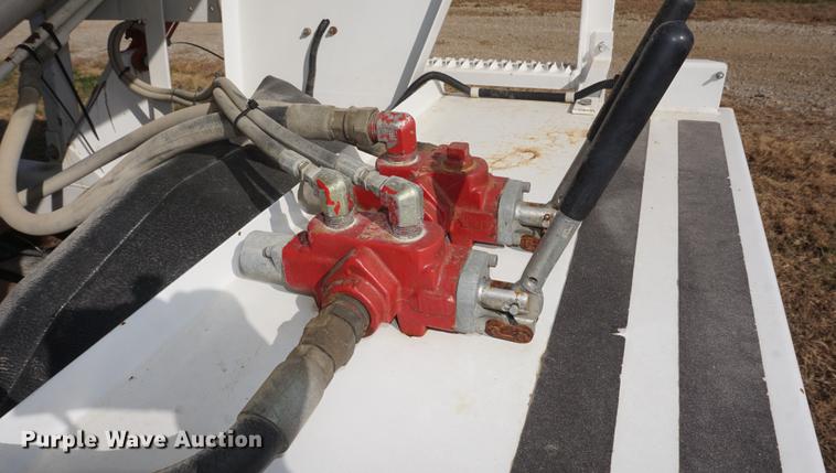 image for item DF1523 1984 Freightliner fertilizer tender truck