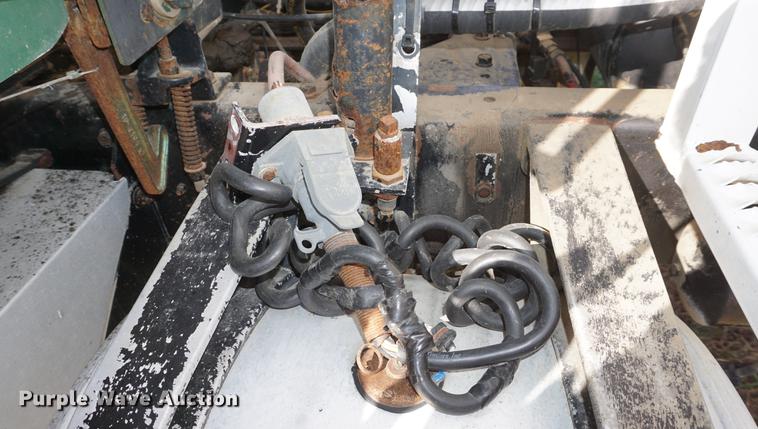 image for item DF1523 1984 Freightliner fertilizer tender truck