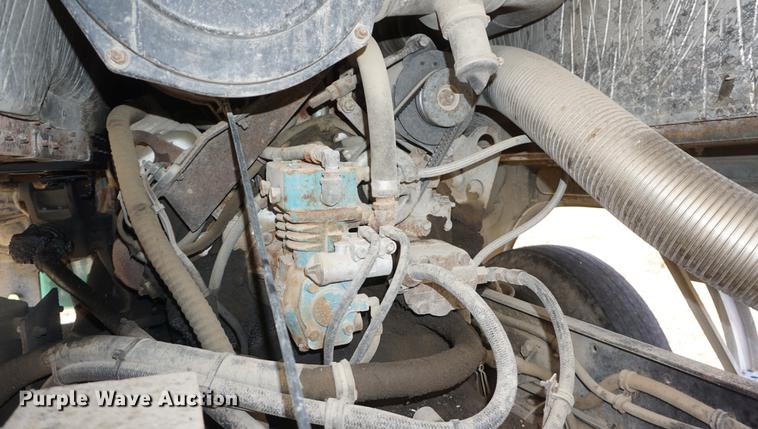 image for item DF1523 1984 Freightliner fertilizer tender truck