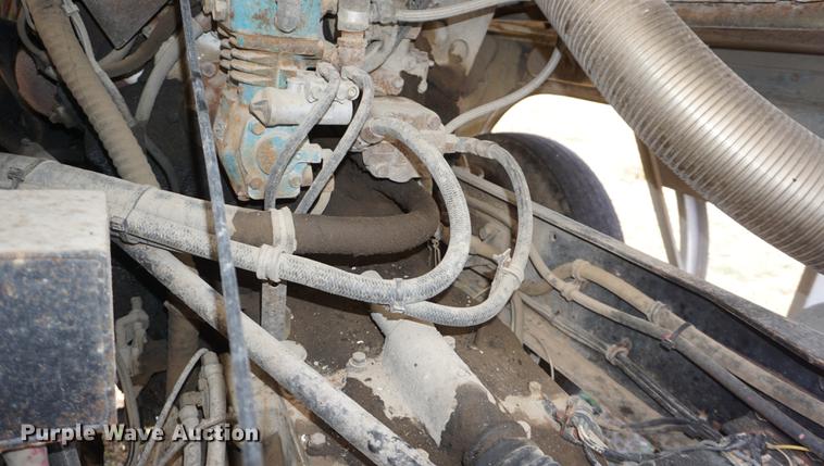 image for item DF1523 1984 Freightliner fertilizer tender truck