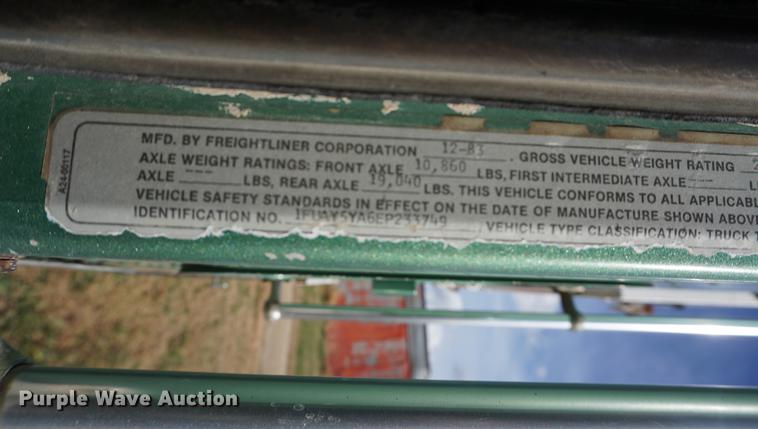 image for item DF1523 1984 Freightliner fertilizer tender truck