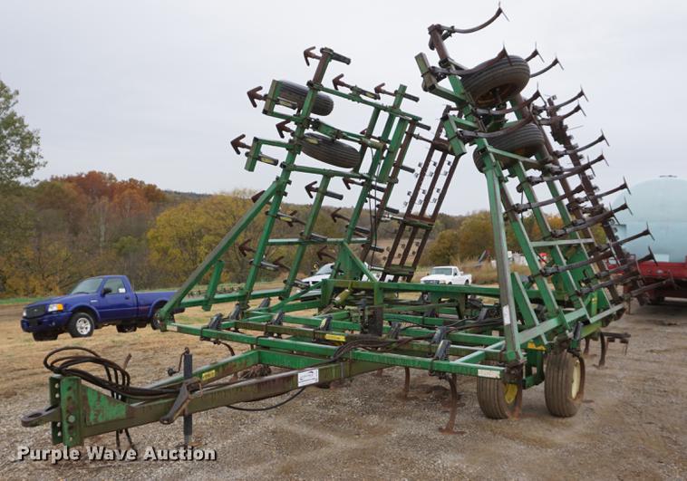 image for item DF1524 1991 John Deere 960 field cultivator