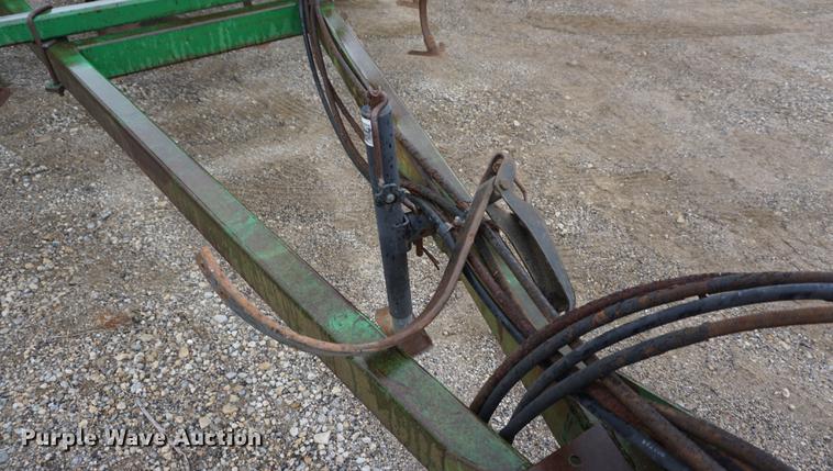 image for item DF1524 1991 John Deere 960 field cultivator