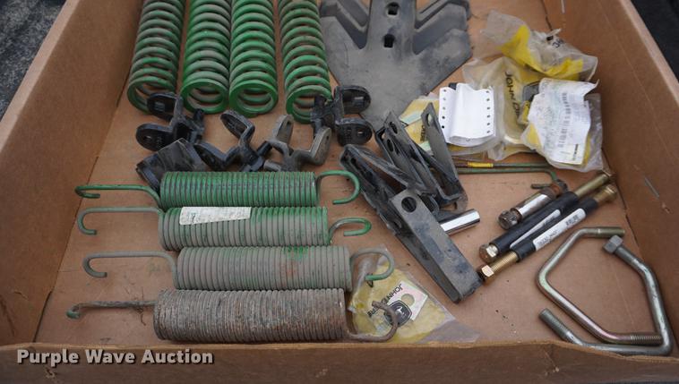 image for item DF1524 1991 John Deere 960 field cultivator