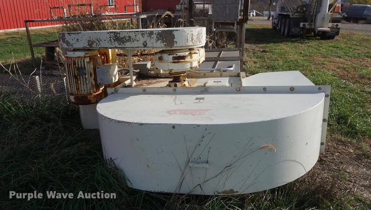 image for item DF1526 2009 Ranco rail unloading bucket elevator