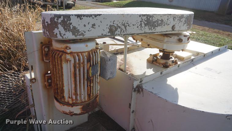 image for item DF1526 2009 Ranco rail unloading bucket elevator