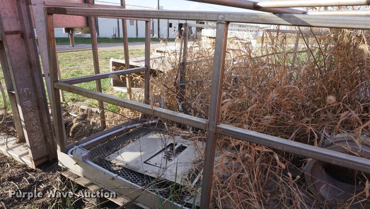 image for item DF1526 2009 Ranco rail unloading bucket elevator