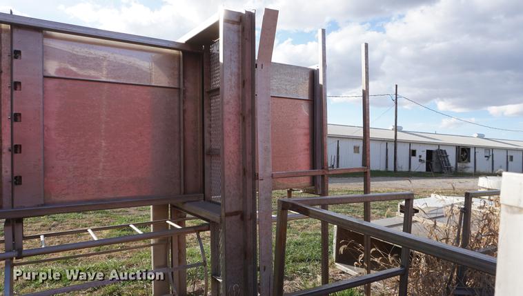 image for item DF1526 2009 Ranco rail unloading bucket elevator