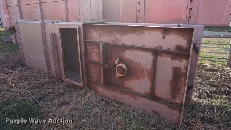 image for item DF1526 2009 Ranco rail unloading bucket elevator