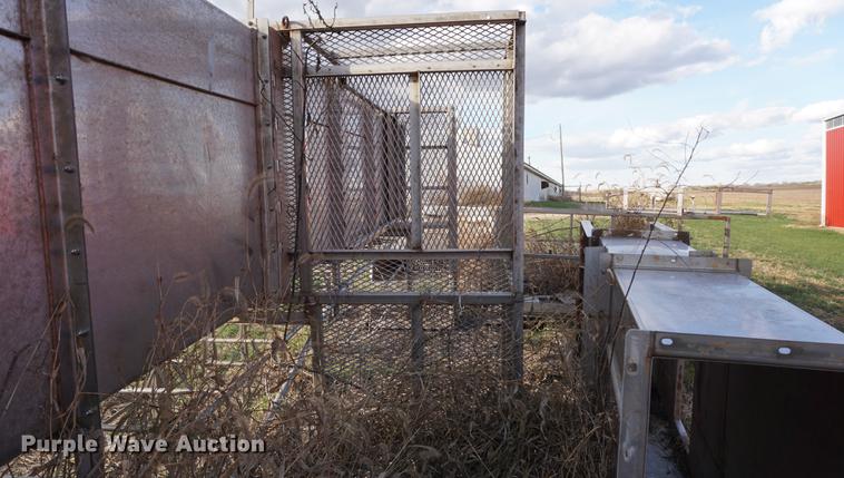 image for item DF1526 2009 Ranco rail unloading bucket elevator