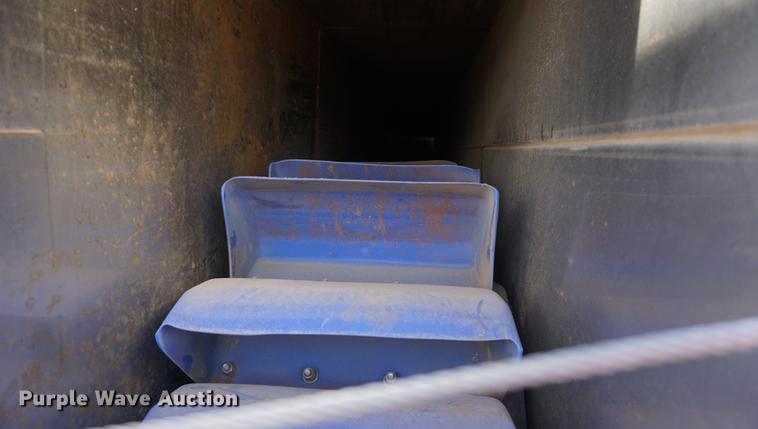 image for item DF1526 2009 Ranco rail unloading bucket elevator