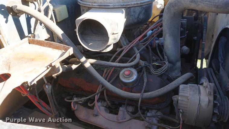 image for item DF1586 1976 International Loadstar 1800 grain truck