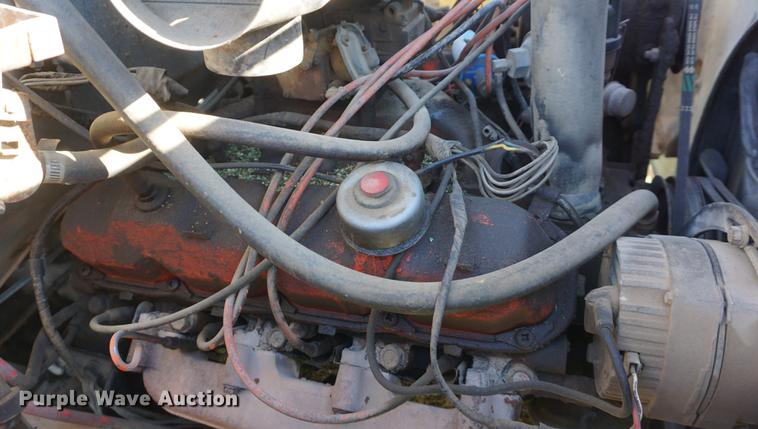 image for item DF1586 1976 International Loadstar 1800 grain truck