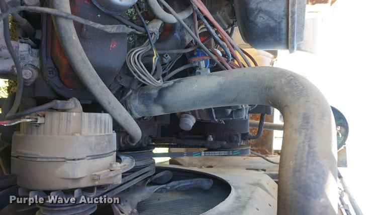 image for item DF1586 1976 International Loadstar 1800 grain truck