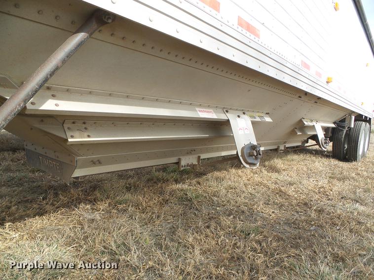image for item DF2822 1999 Timpte Super Hopper grain trailer