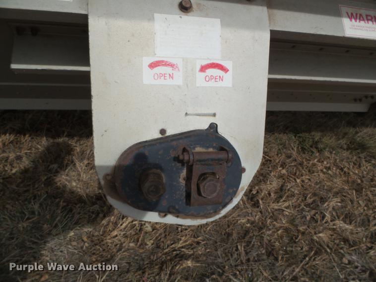 image for item DF2822 1999 Timpte Super Hopper grain trailer