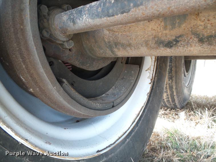 image for item DF2822 1999 Timpte Super Hopper grain trailer