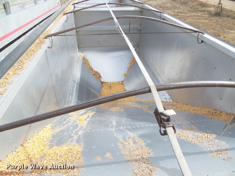 image for item DF2822 1999 Timpte Super Hopper grain trailer